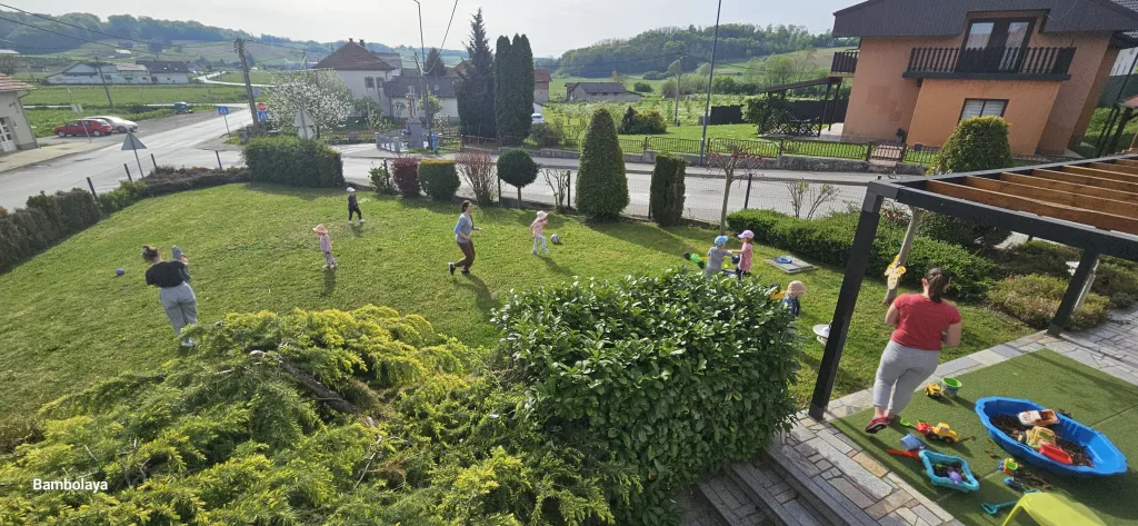 Bambolaya družionica na otvorenom