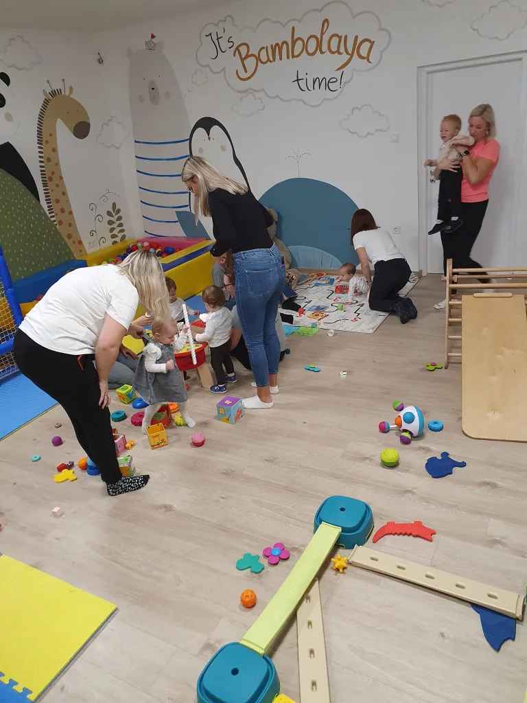 Prvo druženje mama i beba u igraonici Bambolaya