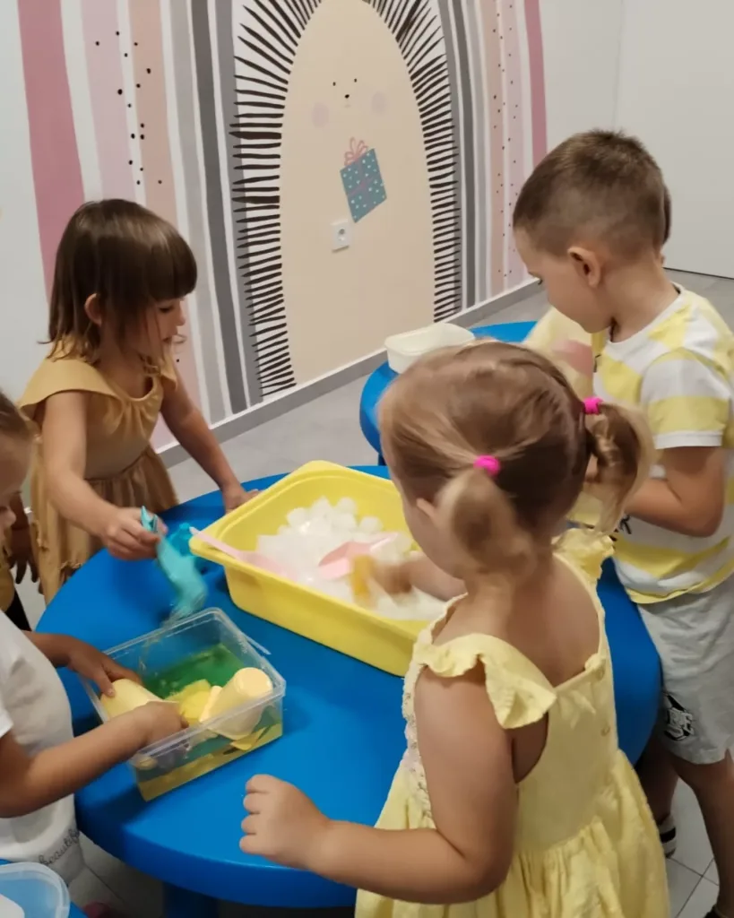 Djeca provode dan u Bambolaya družionici